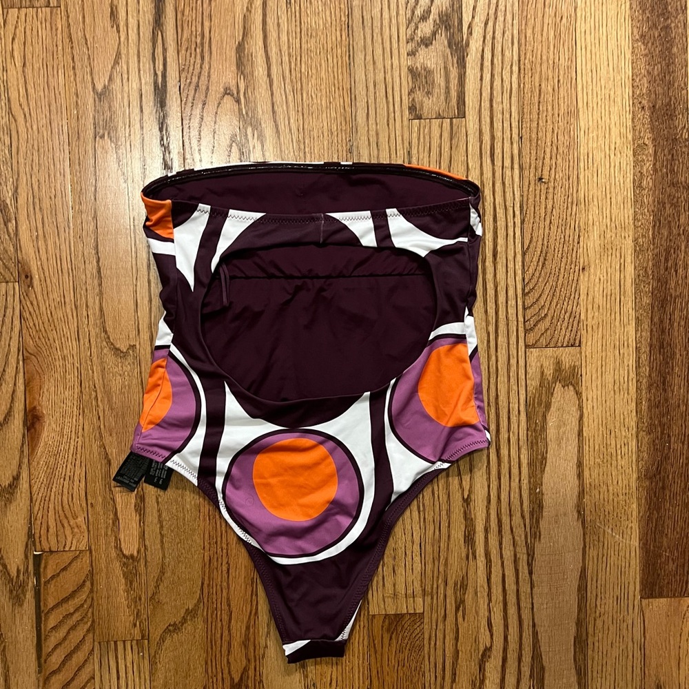 Retro One Piece - Picture 4 of 5